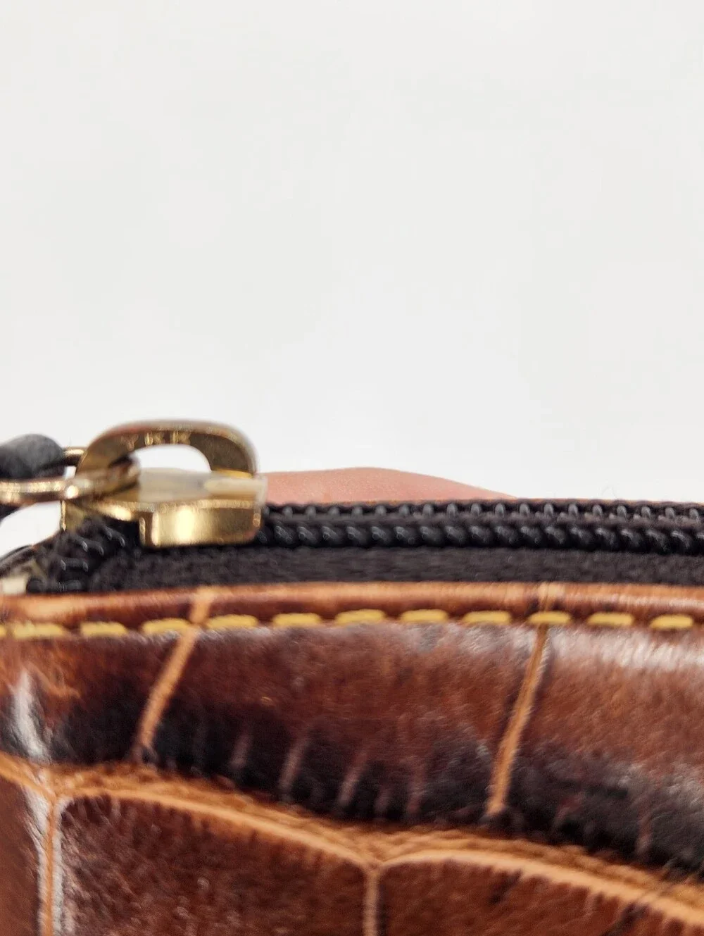 Dooney & Bourke good pre